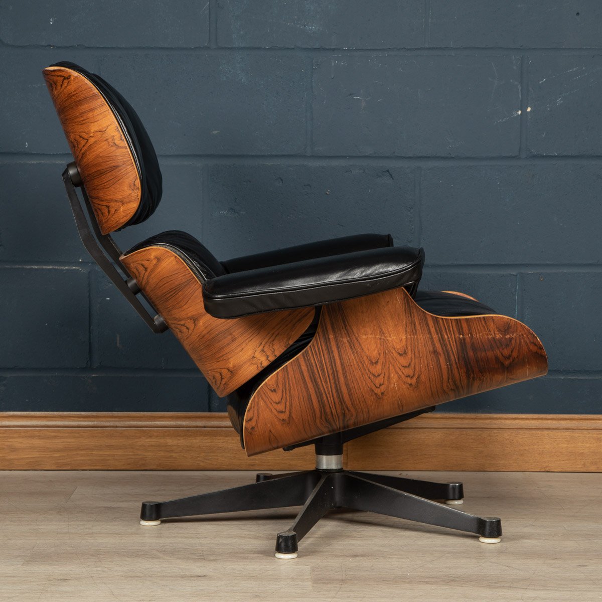 THE EAMES LOUNGE CHAIR 2006/4/30 ハードカバー 【公式通販】 namaste